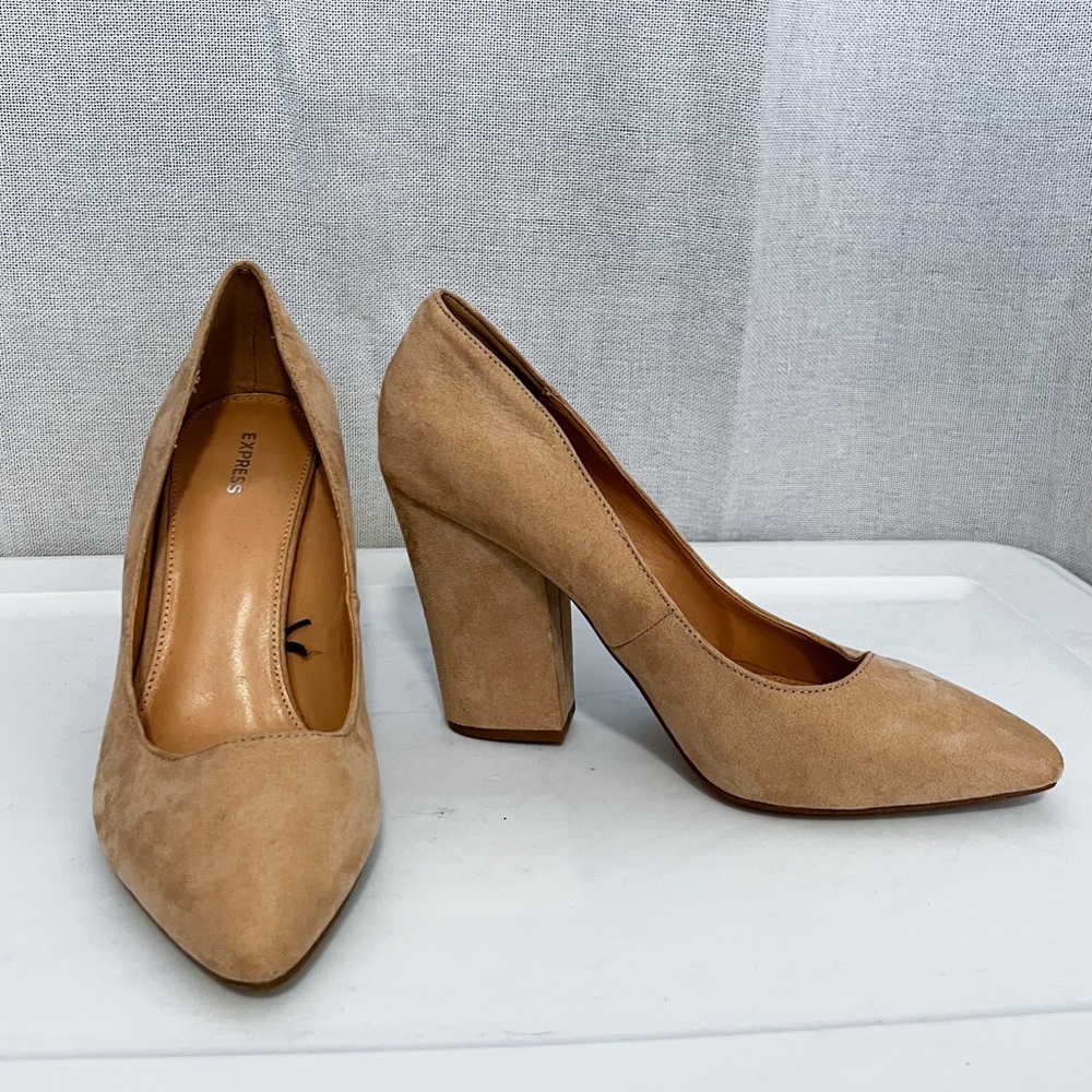 Express Nude Thick Heel Suede Pump